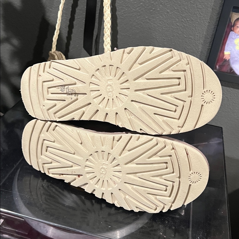 UGG, size 8, Suede Lace-Up Ankle Booties, sheepskin lining, worn once - Picture 9 of 11